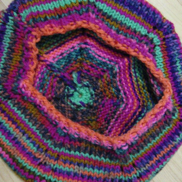 🌈 Rainbow Knit Adult Beret Cap - Picture 6 of 10